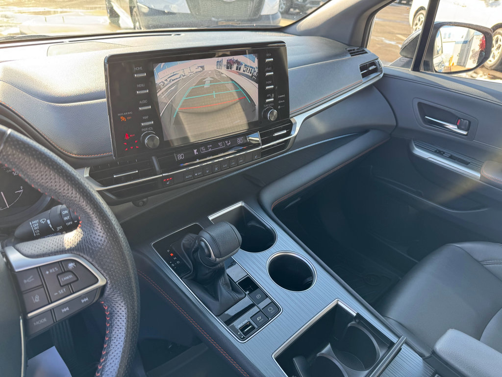 Used 2021 Toyota Sienna XSE image 35