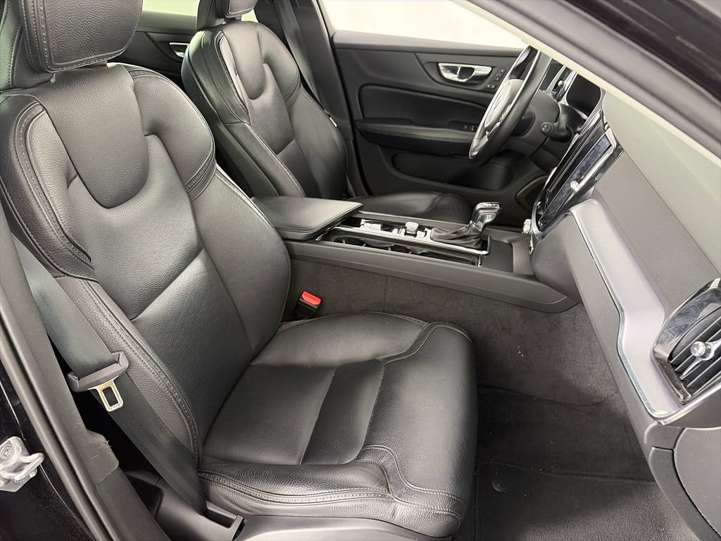 Used 2020 Volvo V60 T5 Cross Country AWD/4WD image 30