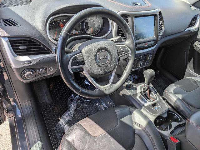 Used 2017 Jeep Cherokee Trailhawk w/ Comfort & Convenience Group AWD/4WD video 2