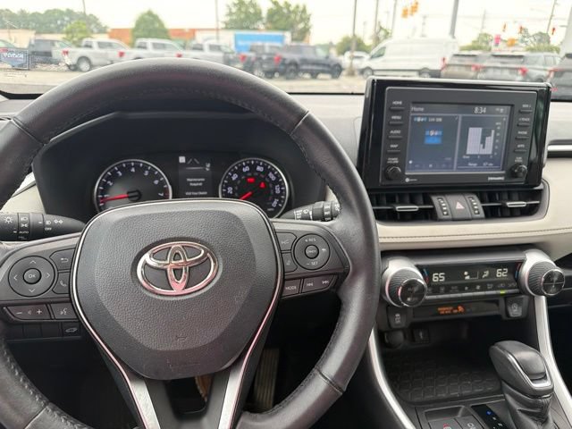 Used 2022 Toyota RAV4 XLE Premium FWD image 11