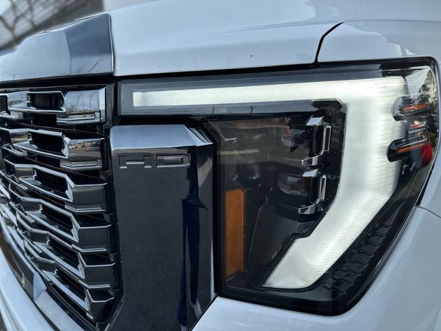 Used 2024 GMC Sierra 2500 Denali Ultimate image 9