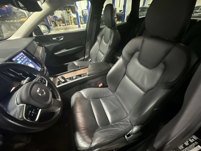 Used 2024 Volvo XC60 B5 Plus AWD/4WD image 17