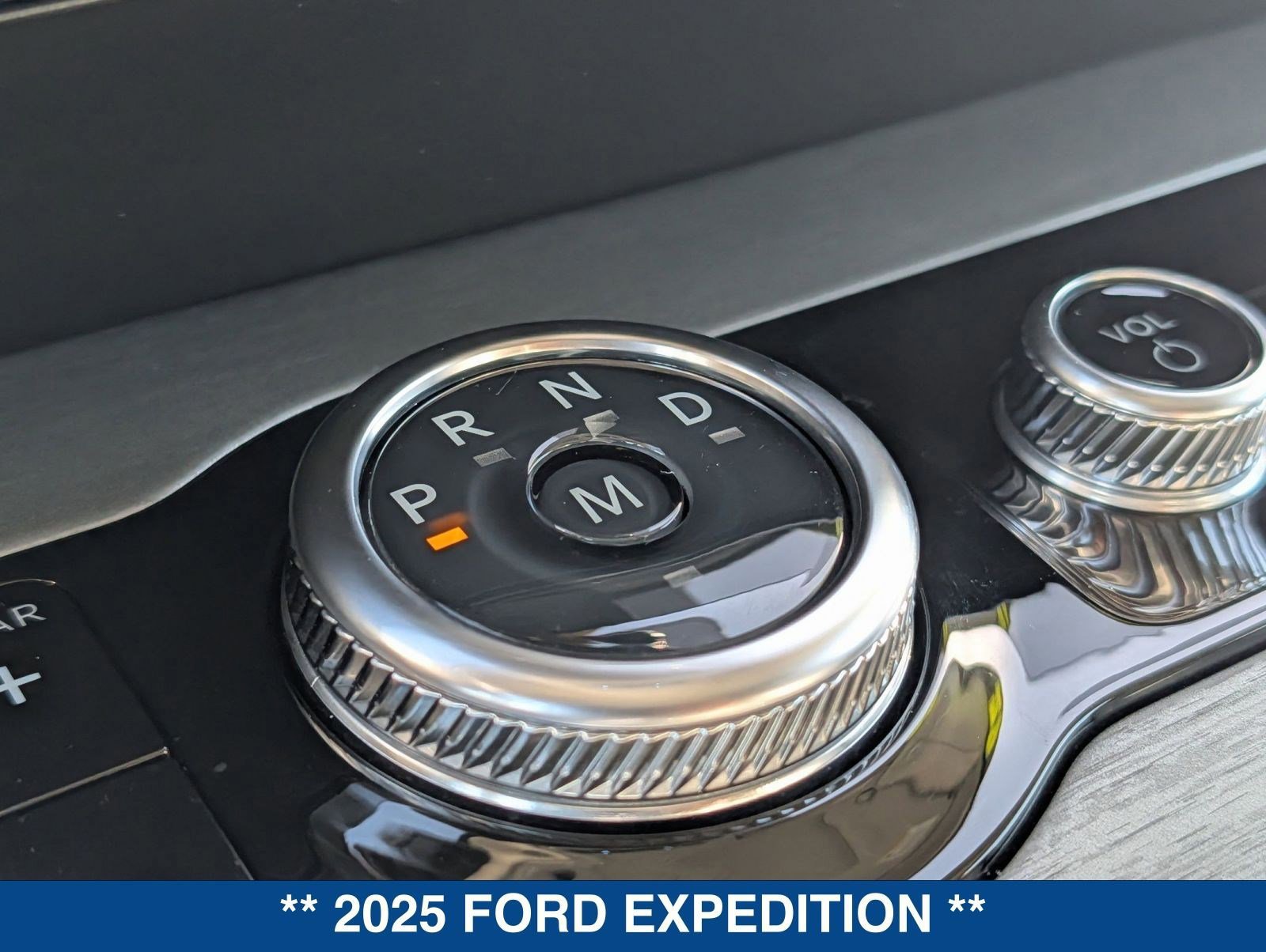 Certified 2025 Ford Expedition Platinum image 36