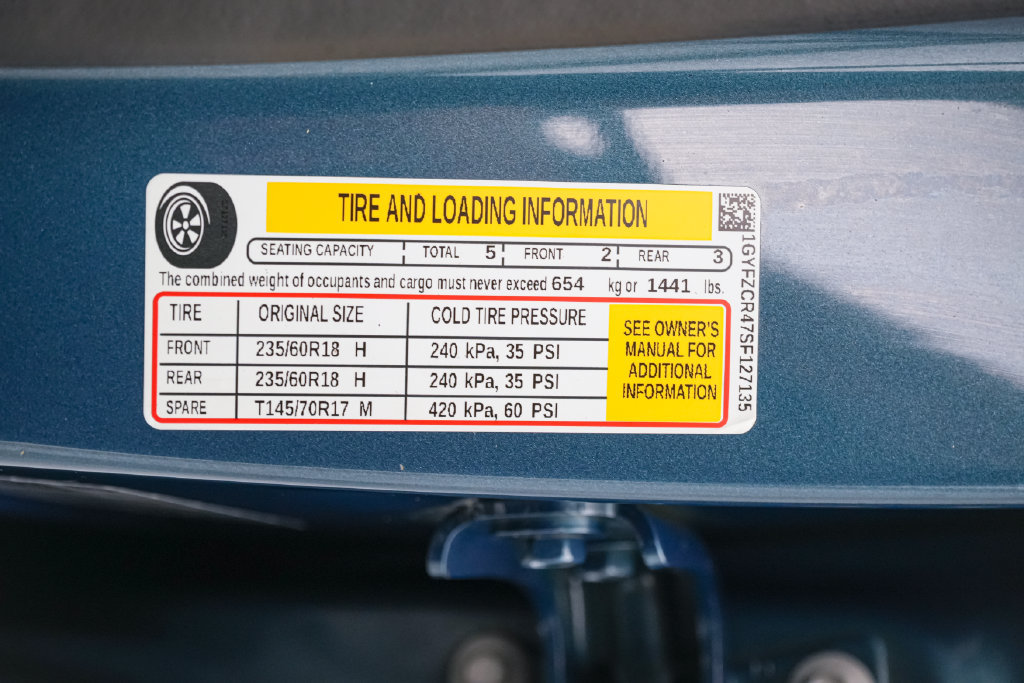 Used 2025 Cadillac XT4 Premium Luxury FWD image 25