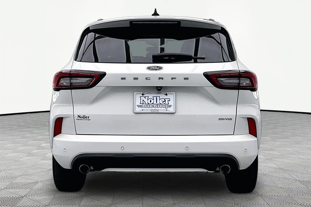Certified 2024 Ford Escape ST-Line w/ Tech Pack #1 AWD/4WD image 4