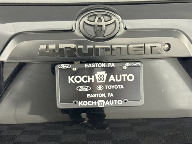 Used 2017 Toyota 4Runner TRD Off-Road AWD/4WD image 17