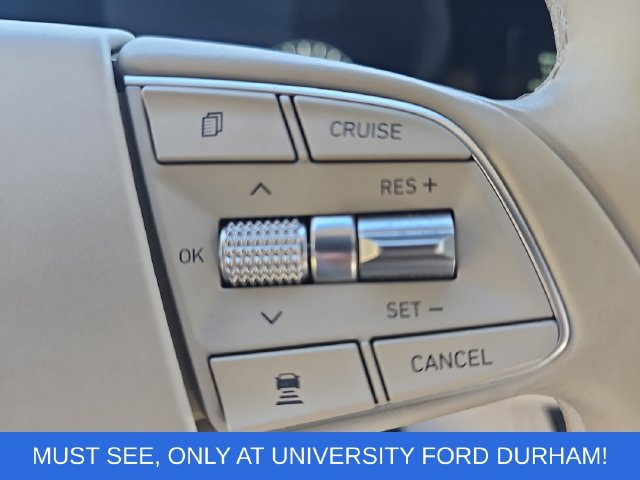 Used 2020 Genesis G90 3.3T Premium RWD image 18