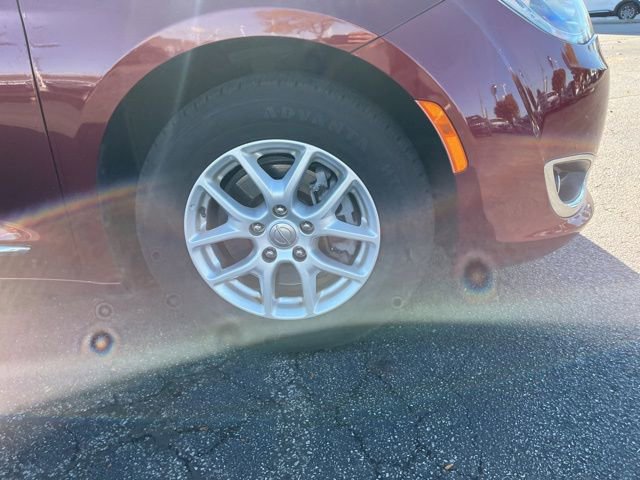 Used 2020 Chrysler Pacifica Touring-L image 9