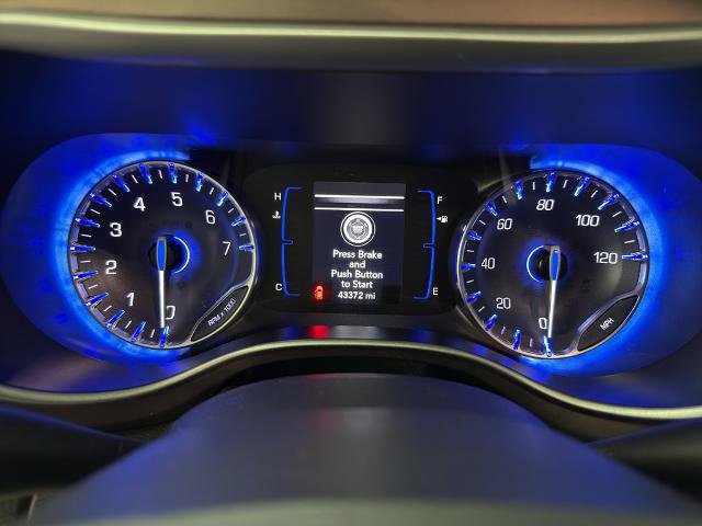 Used 2024 Chrysler Voyager LX image 11