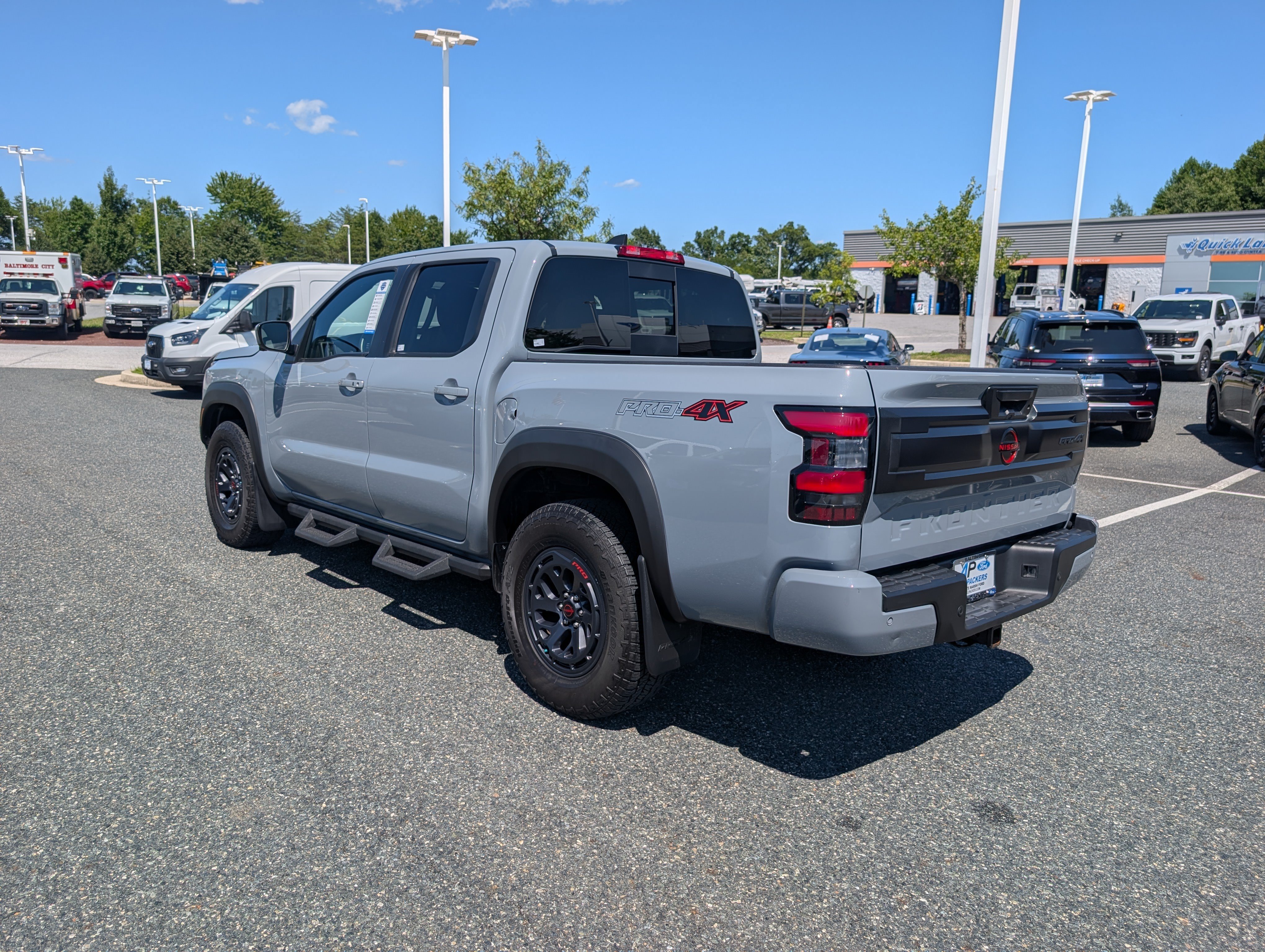 Used 2025 Nissan Frontier PRO-4X w/ Pro Convenience Package AWD/4WD image 5