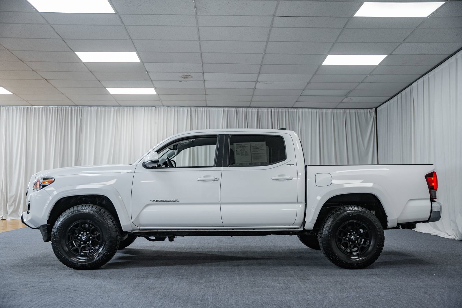 Used 2020 Toyota Tacoma SR5 image 5