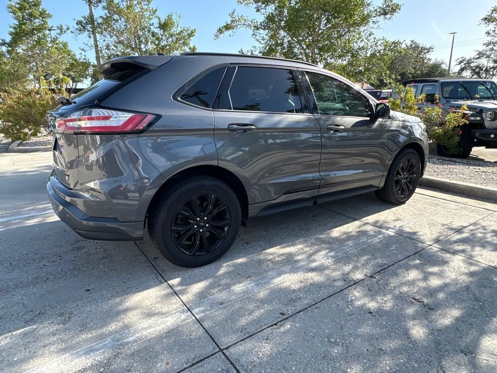 Certified 2024 Ford Edge SE w/ Black Appearance Package AWD/4WD image 4
