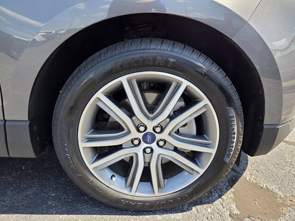 Certified 2022 Ford Edge Titanium AWD/4WD image 23