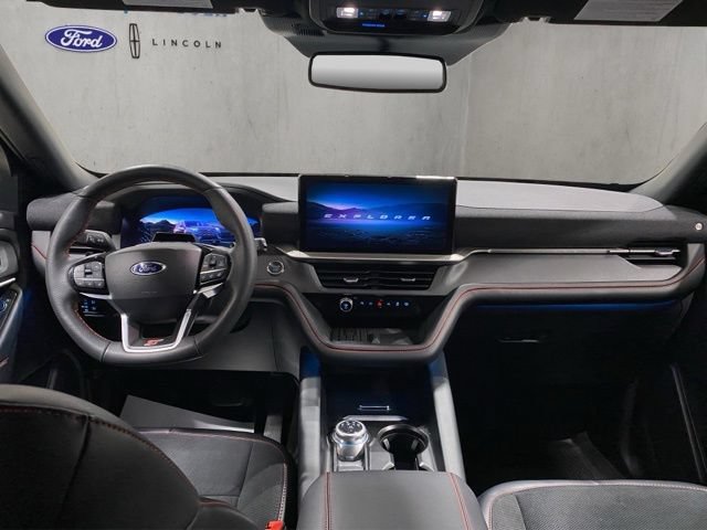 Certified 2025 Ford Explorer ST AWD/4WD image 2