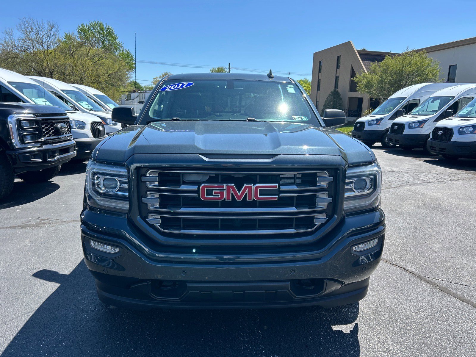 Used 2017 GMC Sierra 1500 SLT AWD/4WD image 2