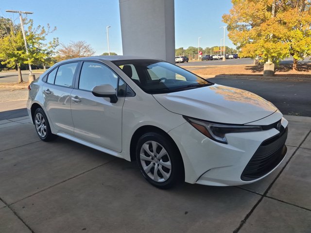 Used 2023 Toyota Corolla LE FWD image 2