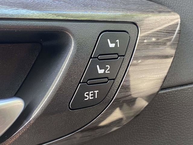 Used 2023 Toyota Highlander Platinum FWD image 37