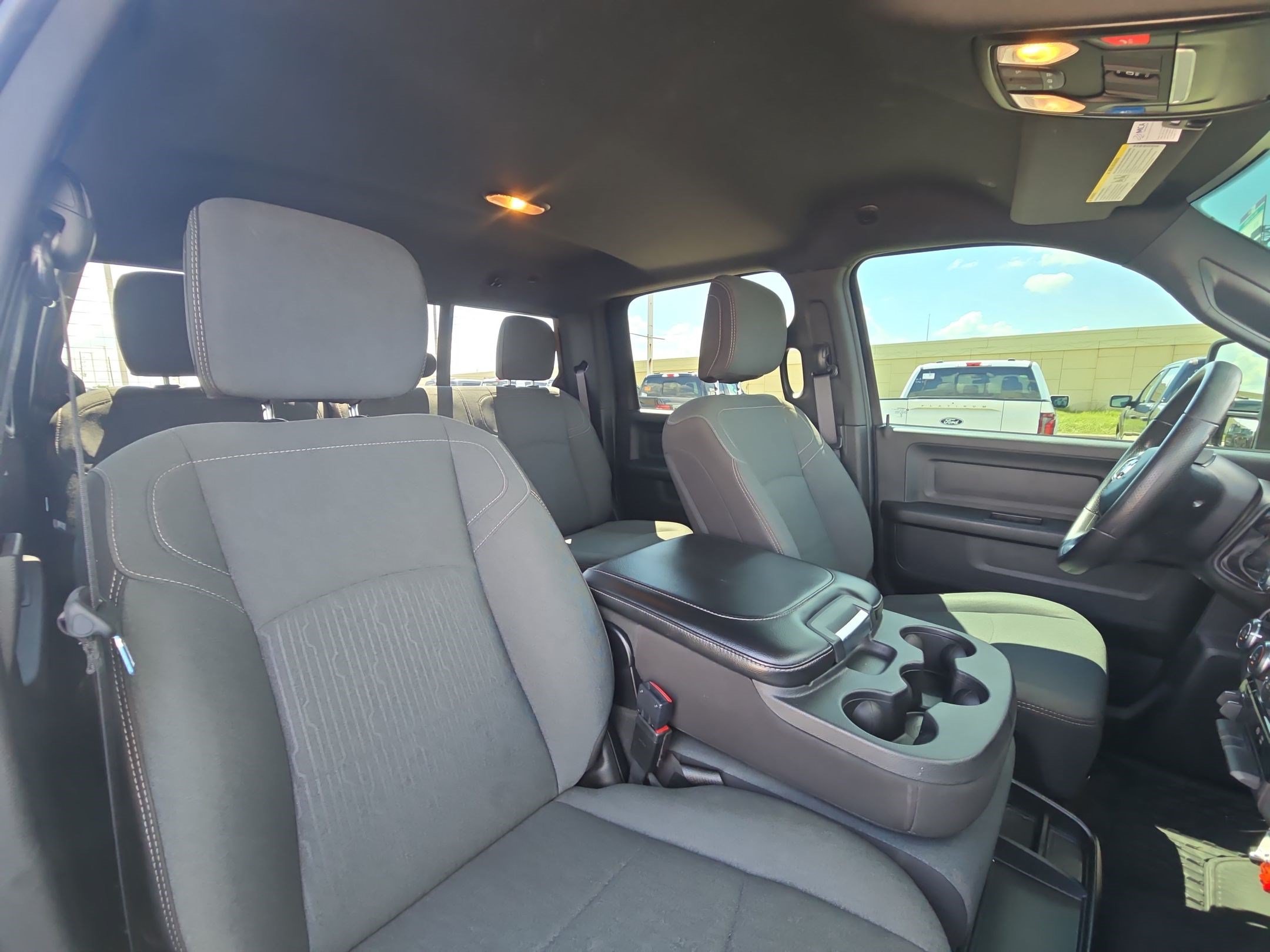 Used 2024 RAM 2500 Tradesman w/ Chrome Appearance Group AWD/4WD image 27