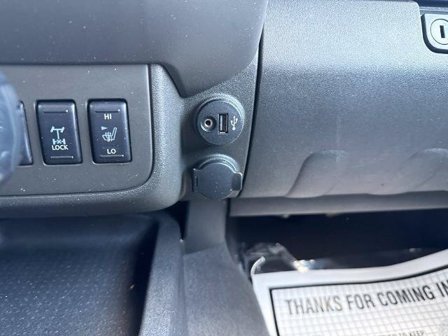 Used 2019 Nissan Frontier 4x4 Crew Cab image 17