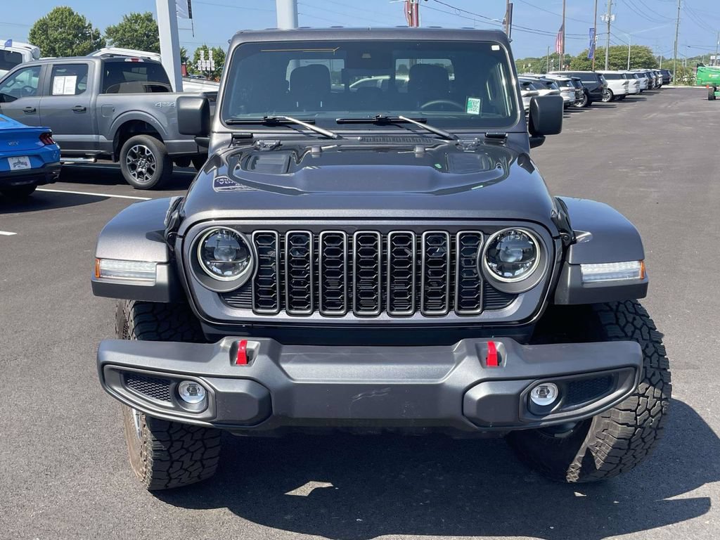 Used 2025 Jeep Gladiator Rubicon w/ Convenience Group AWD/4WD image 8
