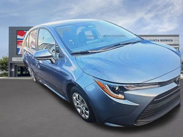 Used 2025 Toyota Corolla LE image 3