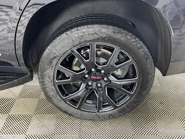Used 2023 GMC Yukon SLT w/ SLT Luxury Package image 23