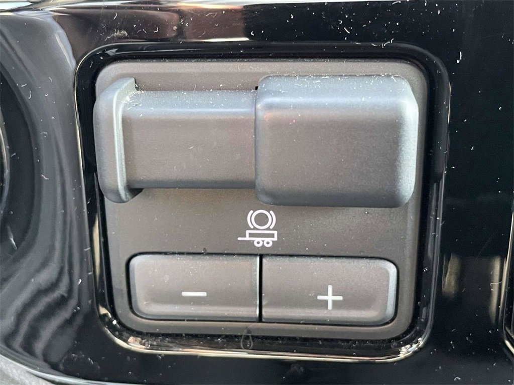 Used 2024 GMC Sierra 1500 Elevation image 24