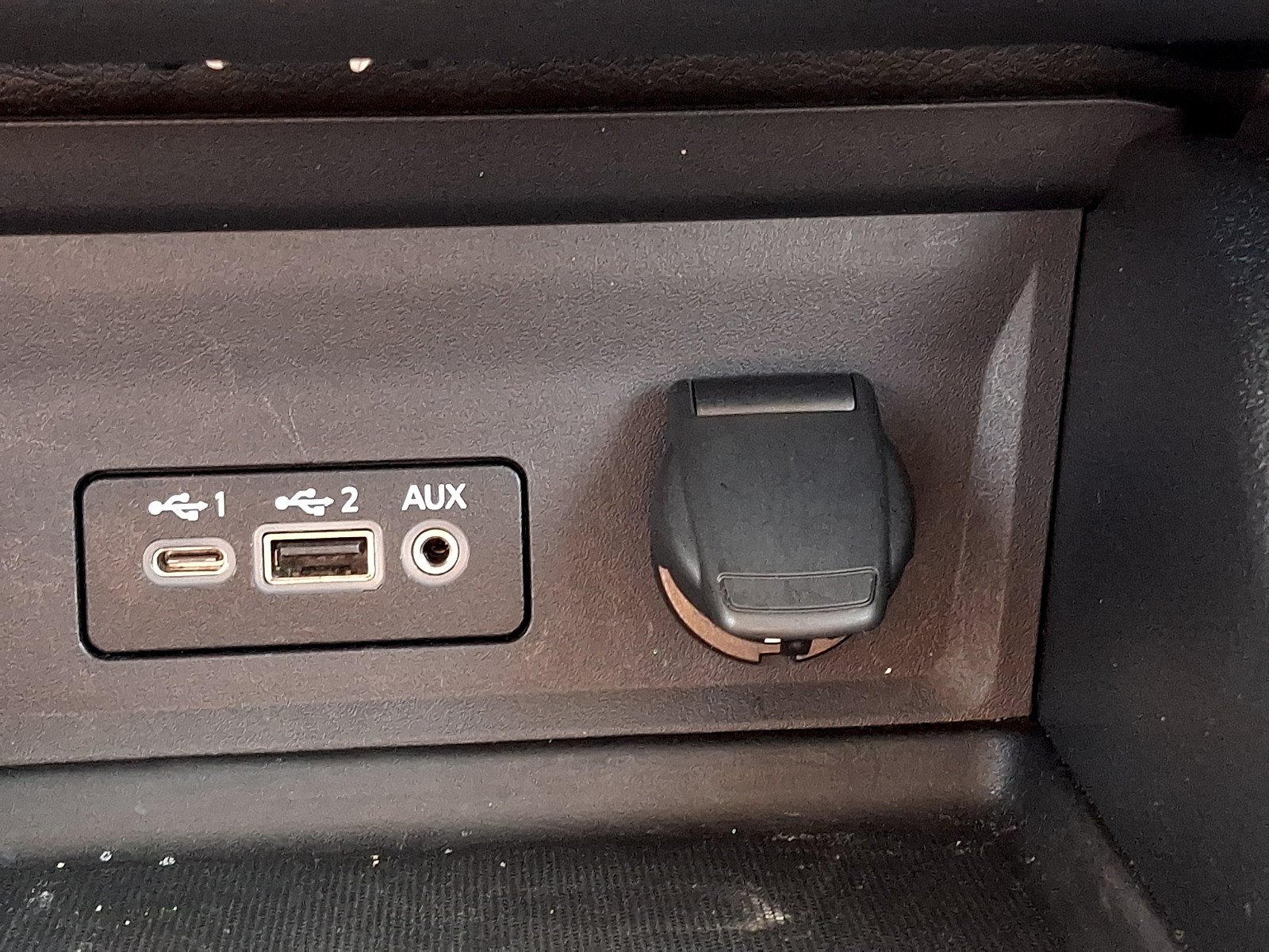 Used 2024 Nissan Sentra SV FWD image 21
