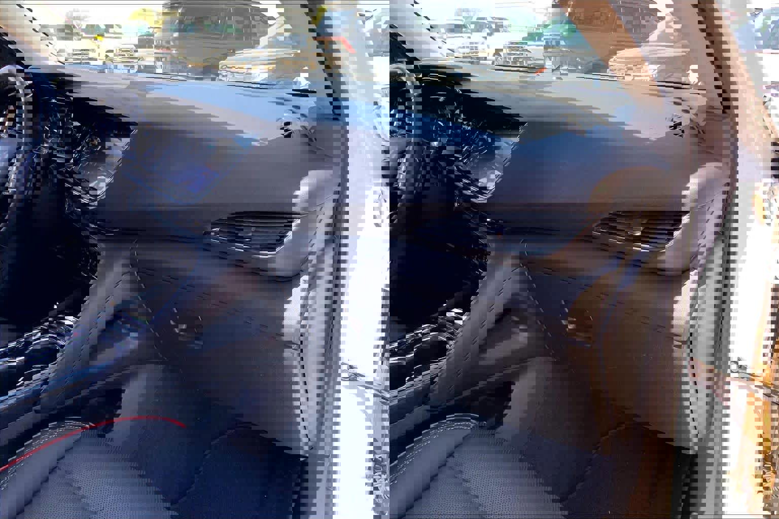 Used 2022 Buick Envision Essence w/ Sport Touring Package FWD image 19