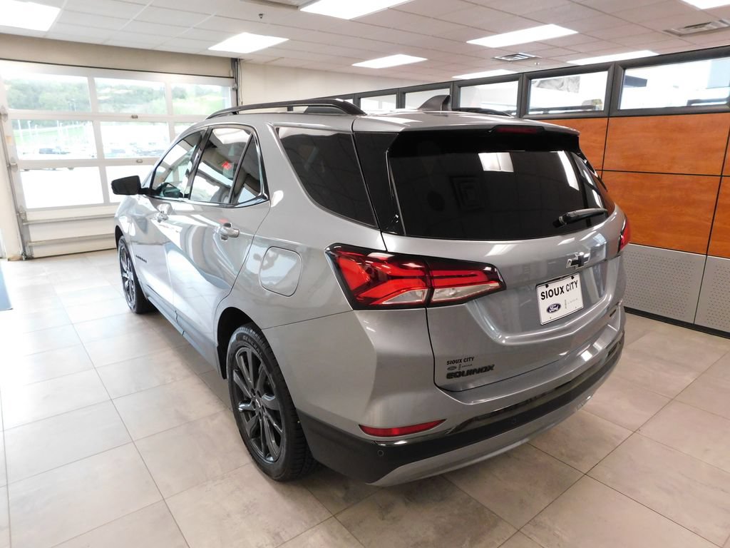 Used 2023 Chevrolet Equinox RS AWD/4WD image 6