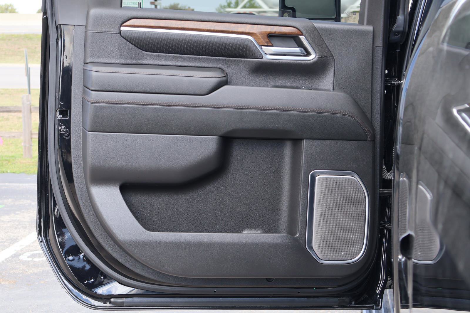 Used 2024 Chevrolet Silverado 2500 High Country w/ High Country Premium Package image 28