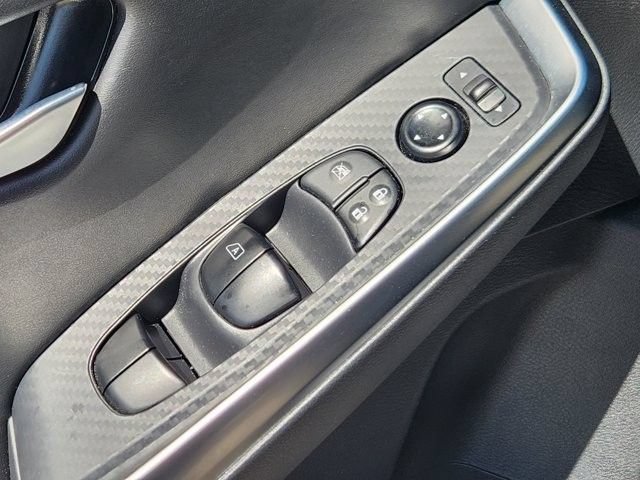 Used 2025 Nissan Sentra SR FWD image 22