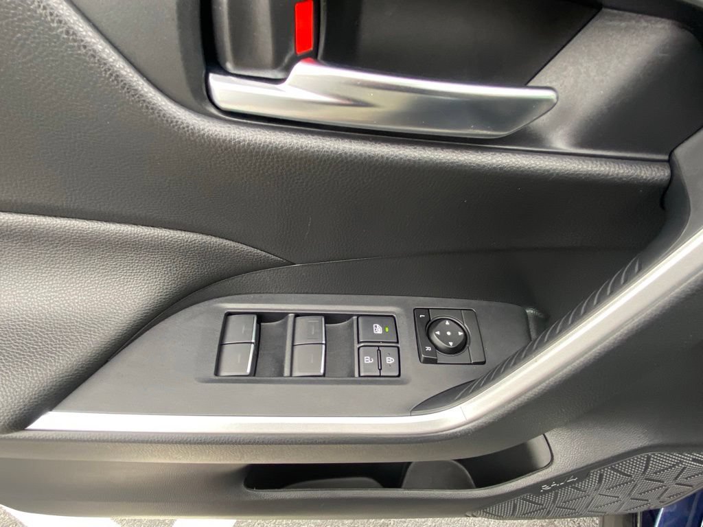 Used 2022 Toyota RAV4 XLE w/ Convenience Package AWD/4WD image 11