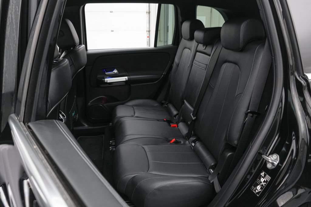 Used 2022 Mercedes-Benz GLB 250 w/ Premium Package Lite image 22