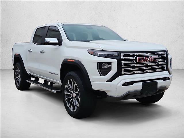 Used 2025 GMC Canyon Denali AWD/4WD image 3