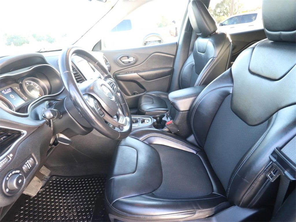 Used 2020 Jeep Cherokee Latitude Plus w/ Cold Weather Group image 8