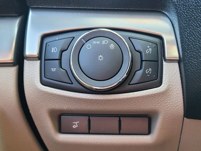 Certified 2018 Ford Explorer XLT w/ Equipment Group 202A image 23