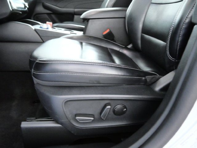 Certified 2025 Ford Escape Platinum AWD/4WD image 14