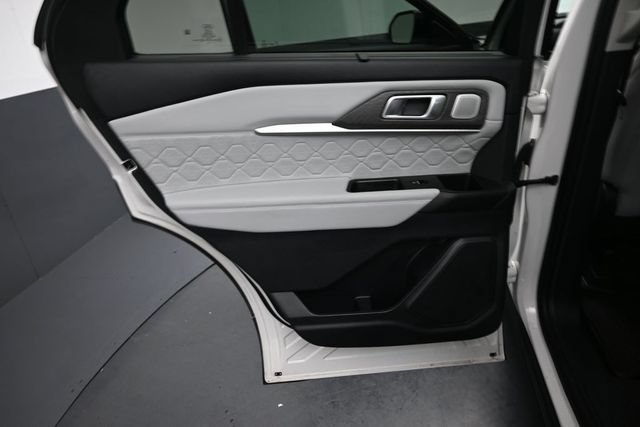 Certified 2025 Ford Explorer Platinum w/ Ultimate Package AWD/4WD image 24