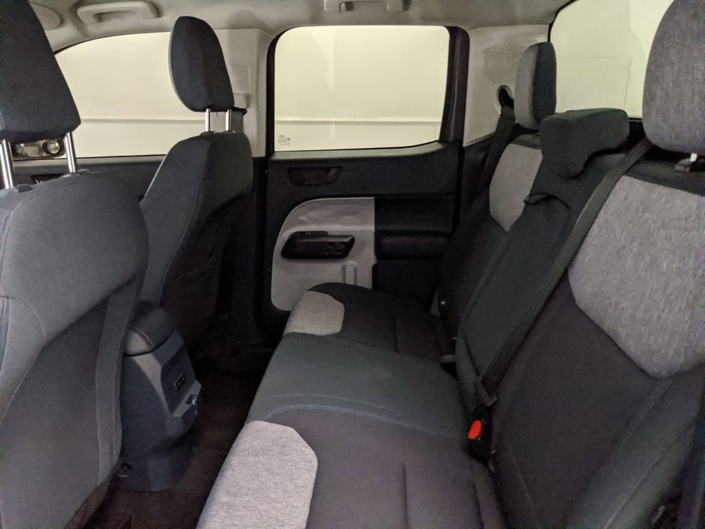 Certified 2025 Ford Maverick XLT image 23