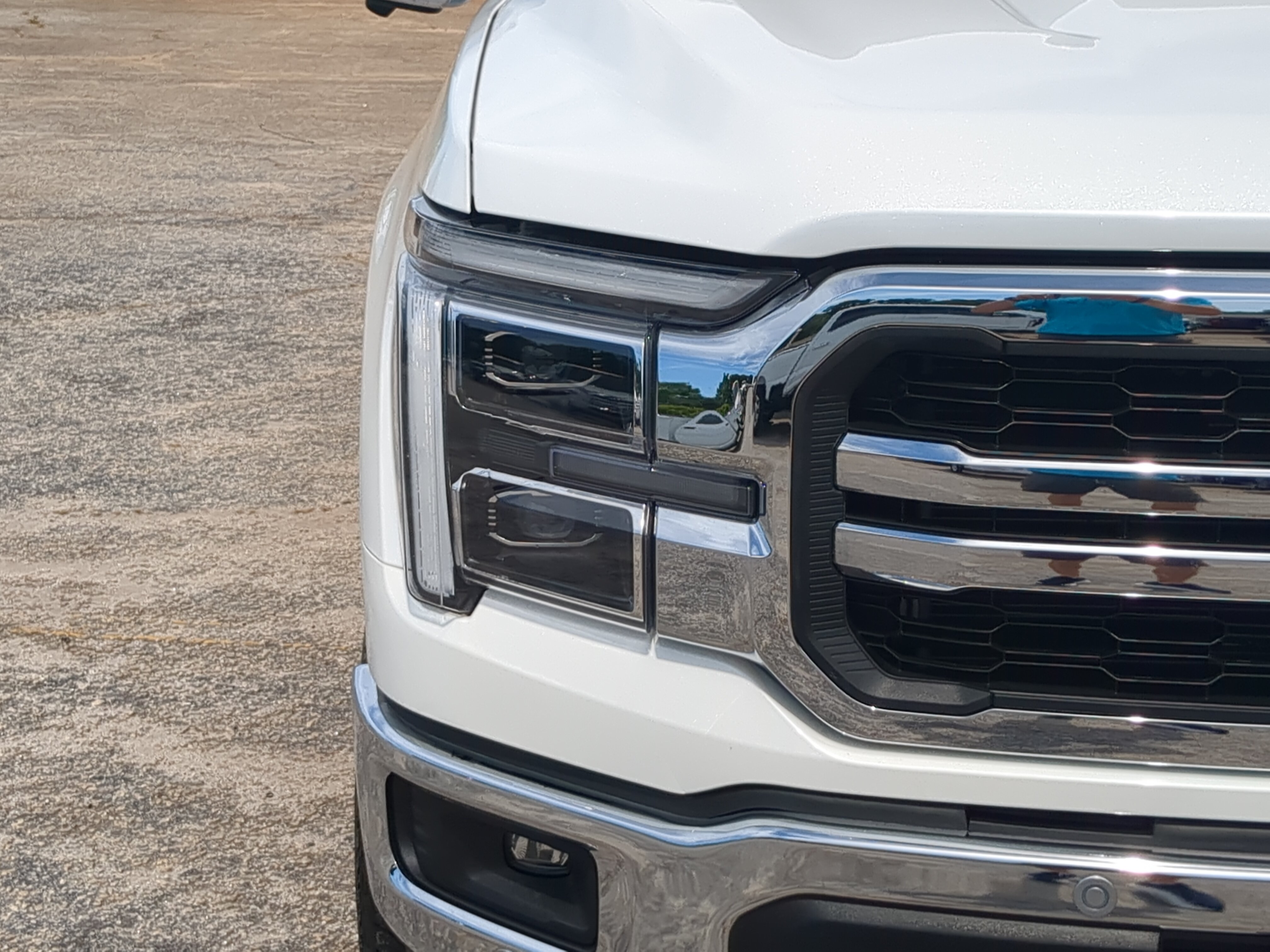 Certified 2025 Ford F150 Lariat w/ Equipment Group 501A Mid AWD/4WD image 8