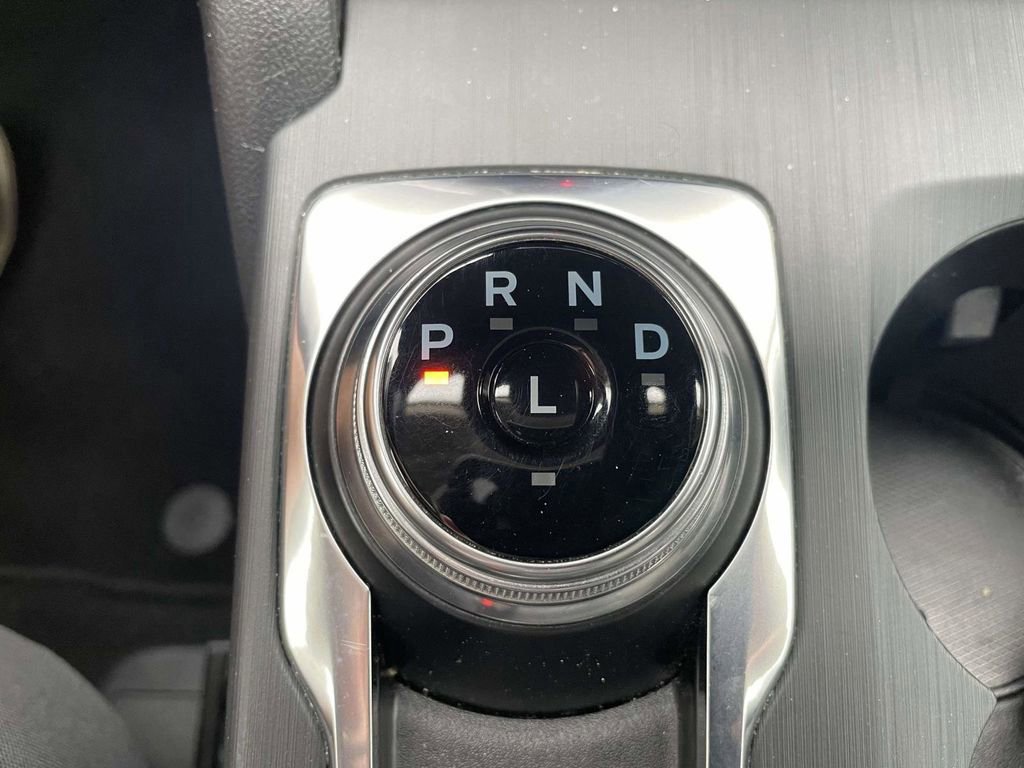 Certified 2020 Ford Escape SE image 17