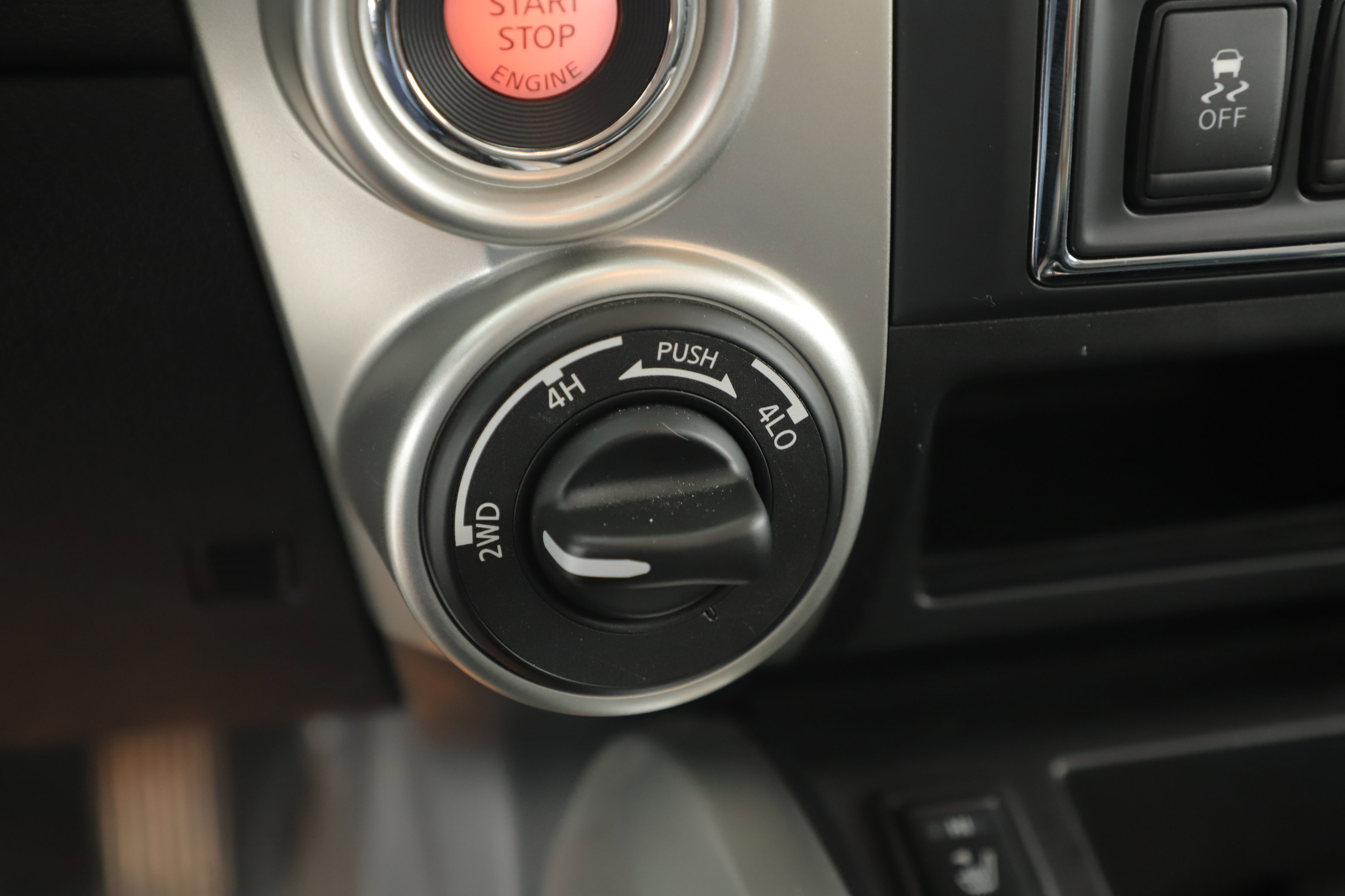 Used 2019 Nissan Titan SL image 18