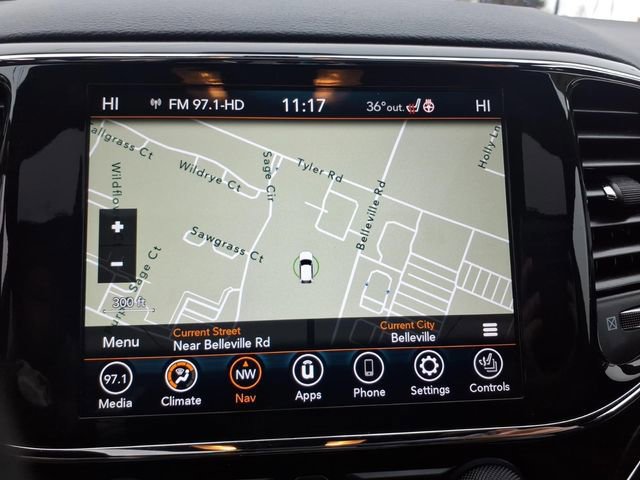 Used 2021 Jeep Grand Cherokee Limited image 18