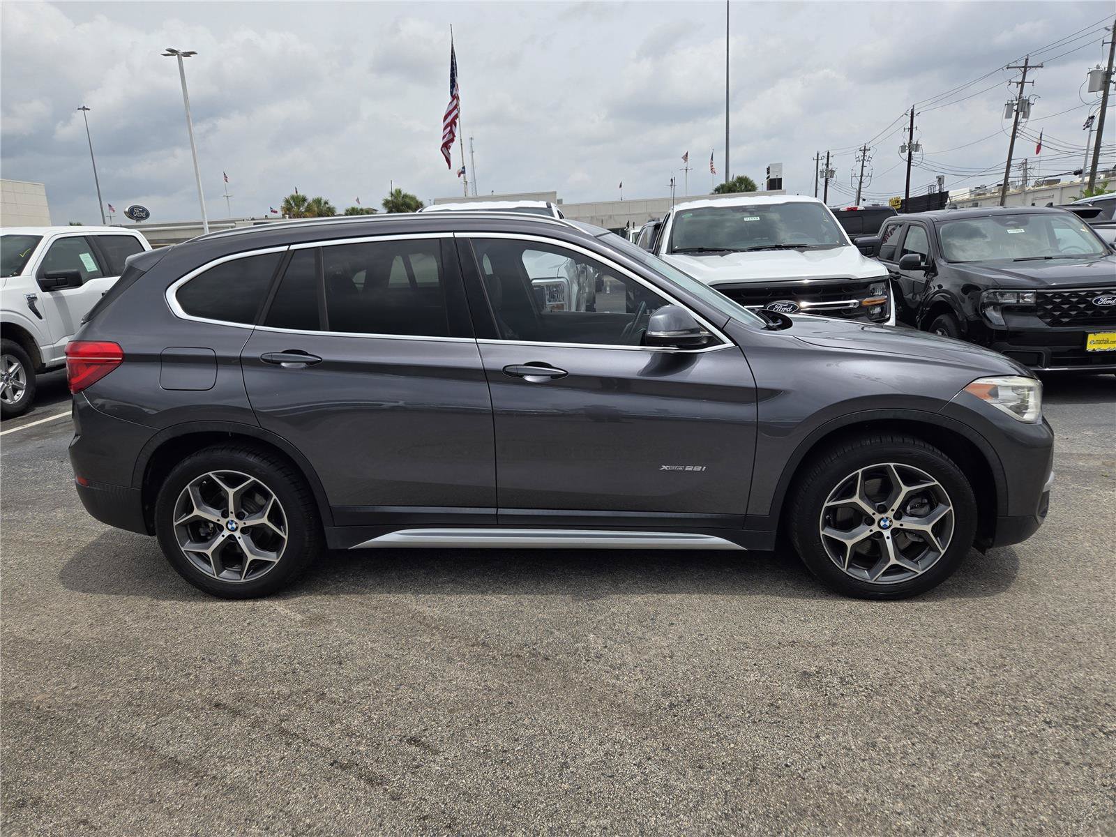 Used 2017 BMW X1 xDrive28i AWD/4WD image 4