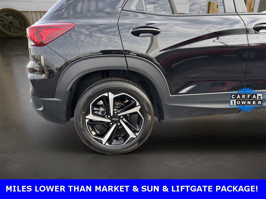 Used 2022 Chevrolet TrailBlazer RS w/ Sun and Liftgate Package image 5