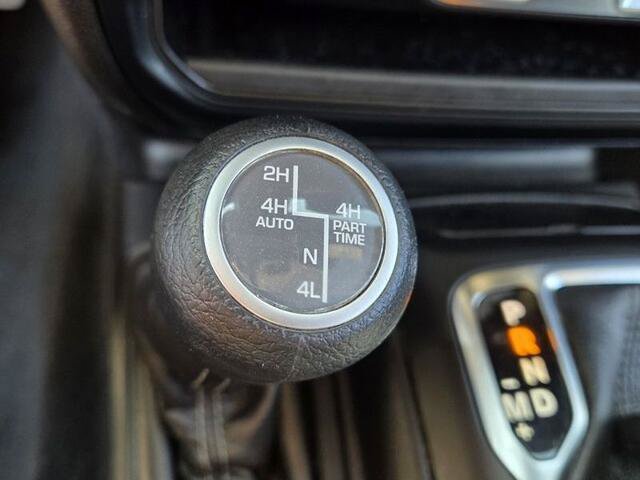 Used 2024 Jeep Wrangler Unlimited AWD/4WD image 23