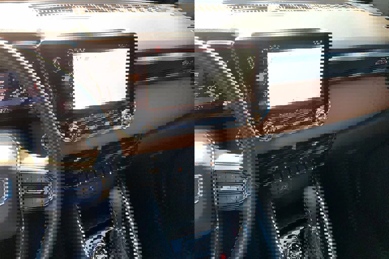 Used 2024 GMC Canyon AT4 w/ Canyon Safety Plus Package image 9