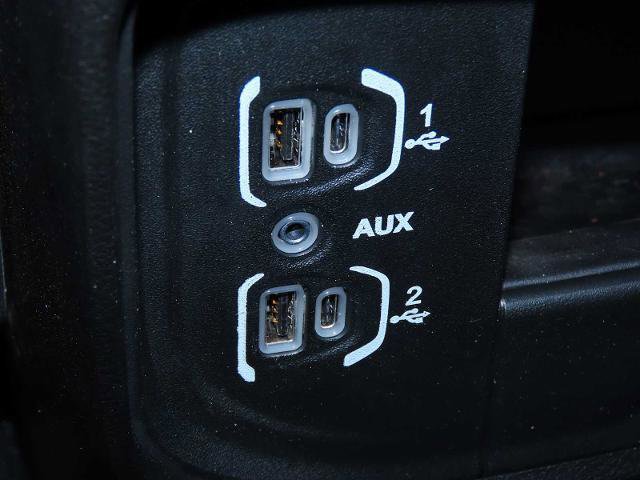 Used 2024 RAM 2500 Tradesman w/ Chrome Appearance Group image 30