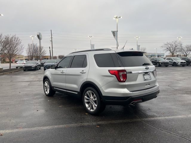 Certified 2018 Ford Explorer XLT w/ Equipment Group 202A image 3